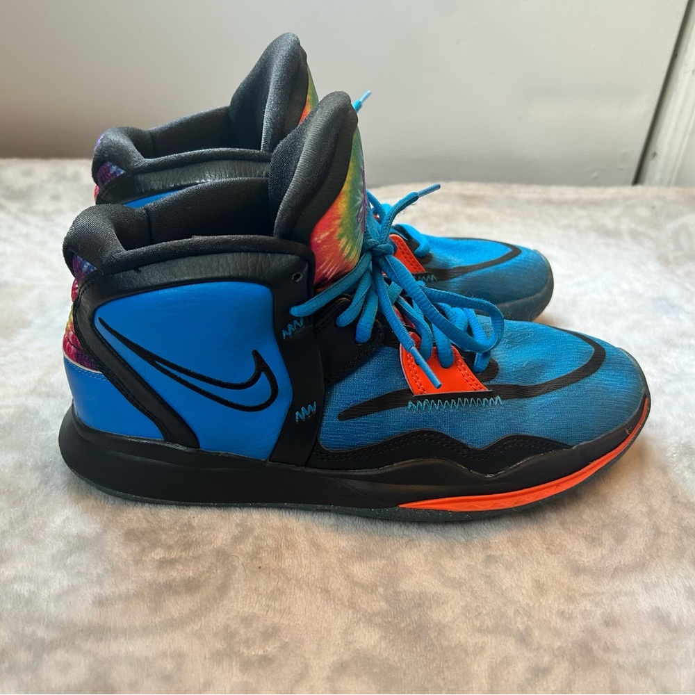 Nike Kyrie Infinity SE Sneakers